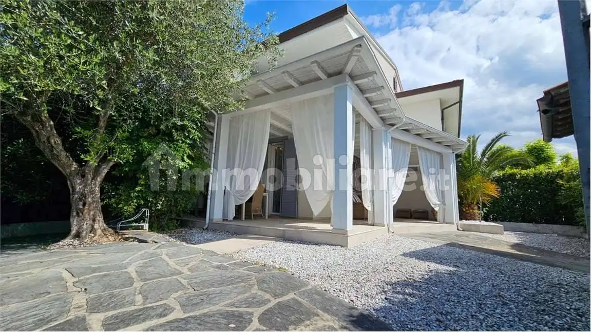 Villa in vendita a Forte dei Marmi