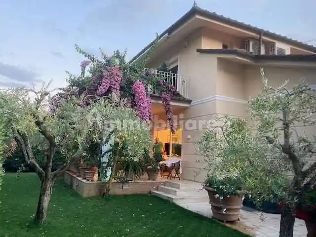 Villa in vendita a Forte dei Marmi