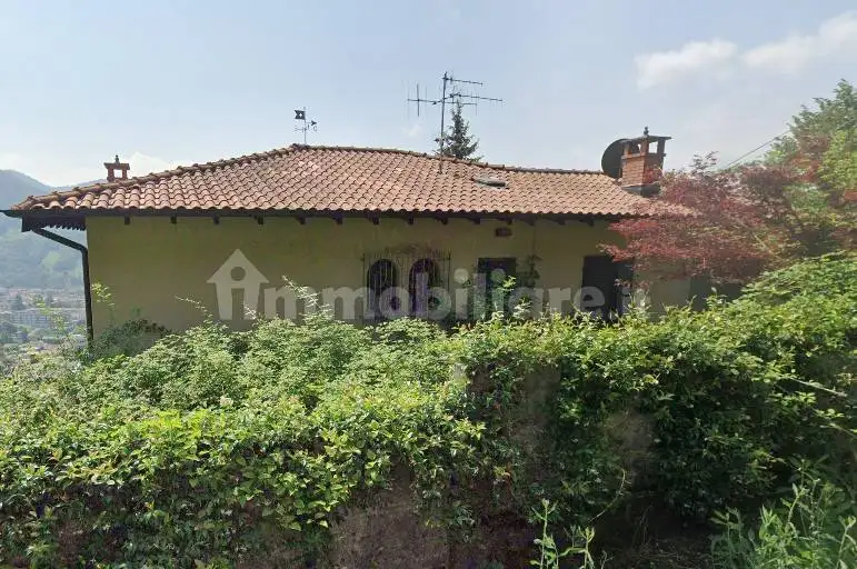 Casa indipendente in asta a Gandino