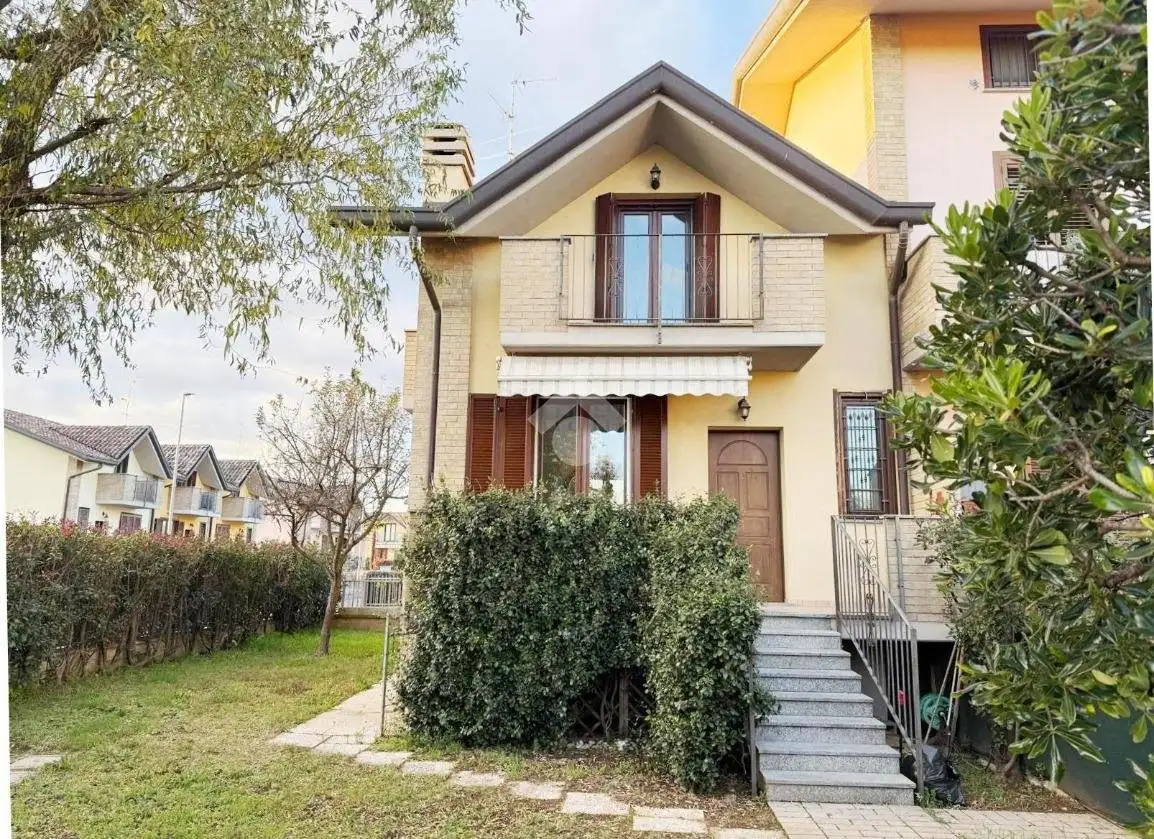 Villetta a schiera in vendita a Cislago