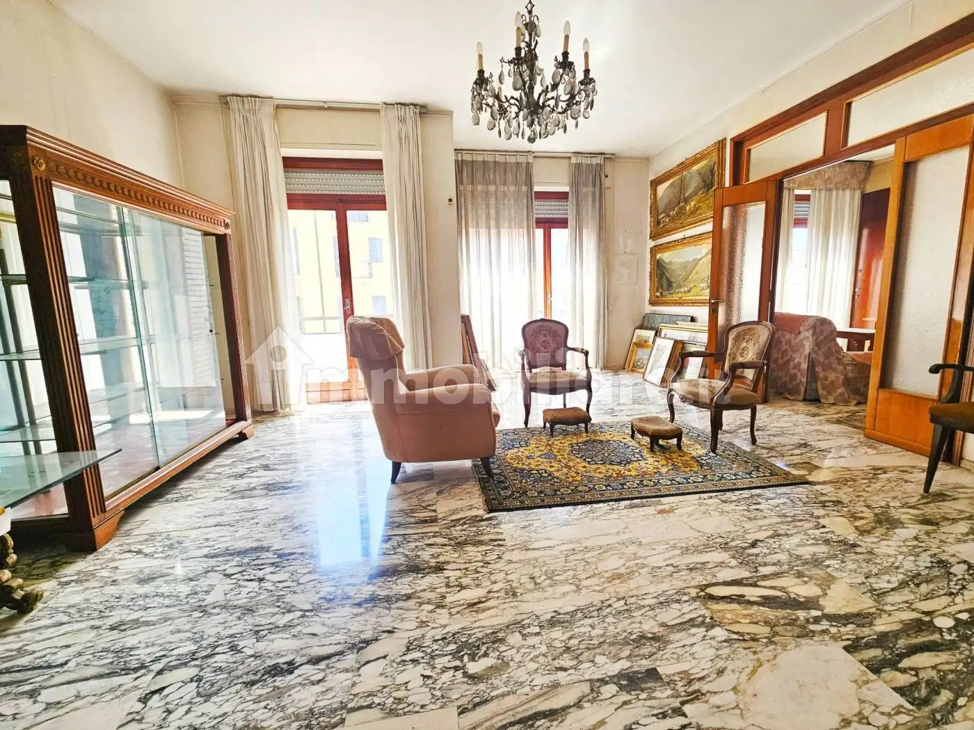 Palazzo - Edificio in vendita a Novara