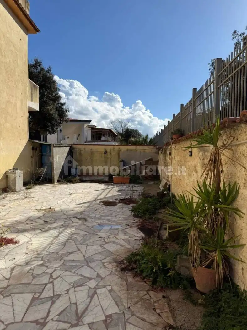 Appartamento in vendita a Castel Volturno