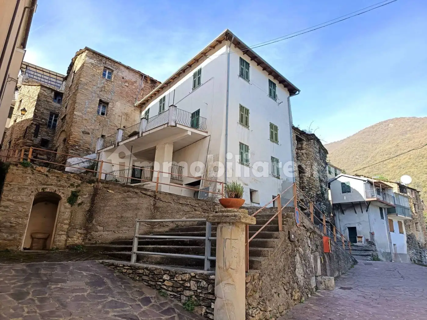 Appartamento in vendita a Rezzo