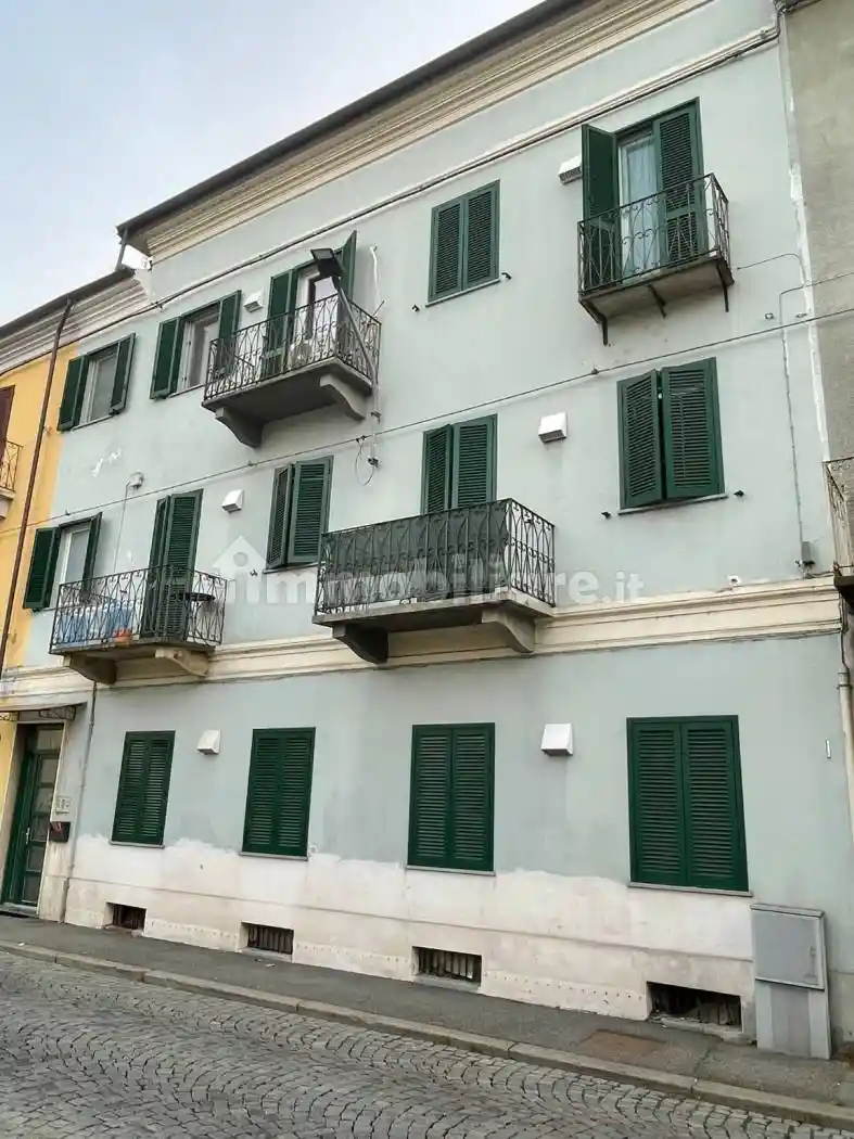 Palazzo - Edificio in vendita a Chivasso