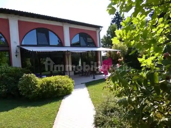 Rustico - Casale in vendita a Parma