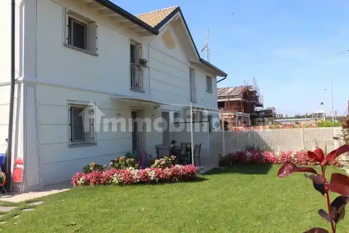 Villa in vendita a Parma