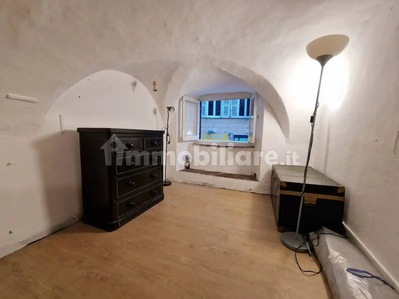 Palazzo - Edificio in Affitto - foto 2