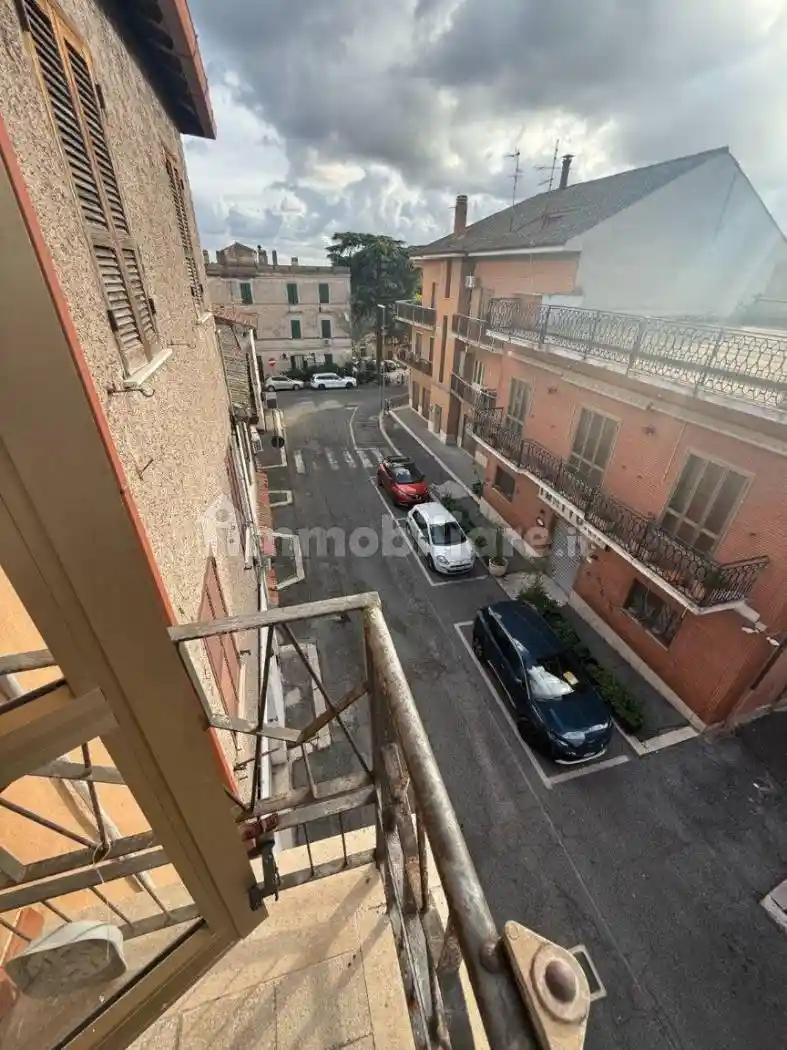 Palazzo - Edificio in vendita a Morlupo