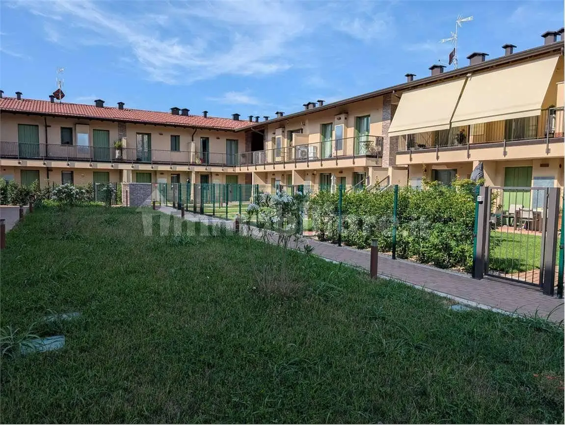 Appartamento in vendita a Osio Sopra