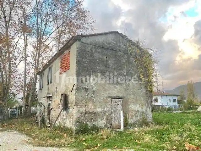 Terratetto unifamiliare 153 m², da ristrutturare, Cinque Vie, Massa - foto 2