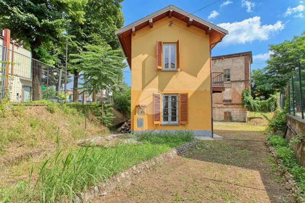 Casa indipendente in vendita a Busto Arsizio