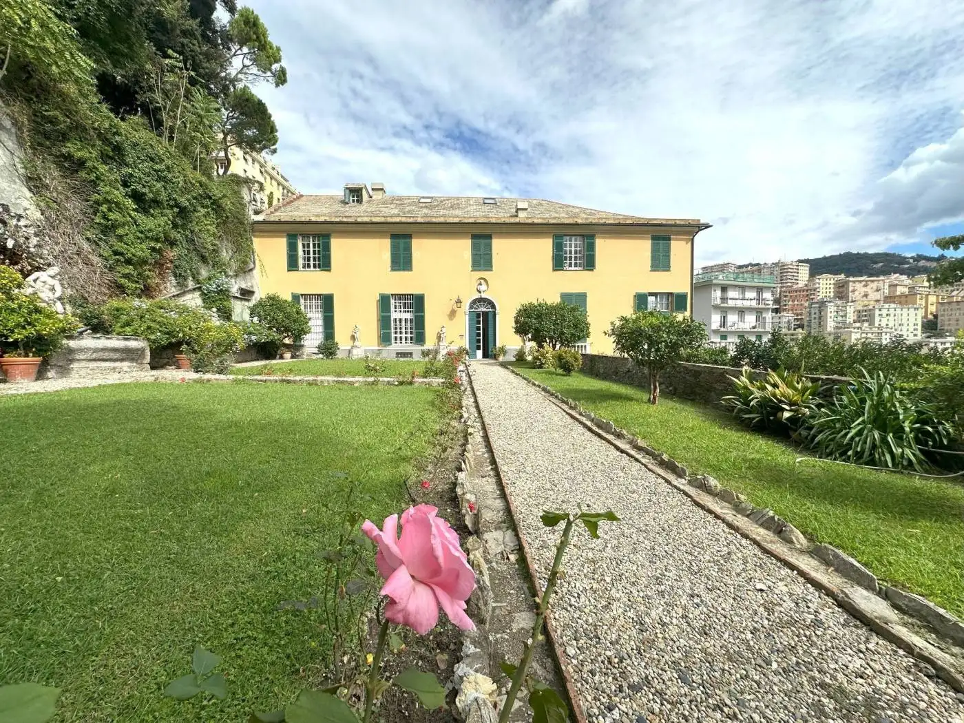 Appartamento in vendita a Genova