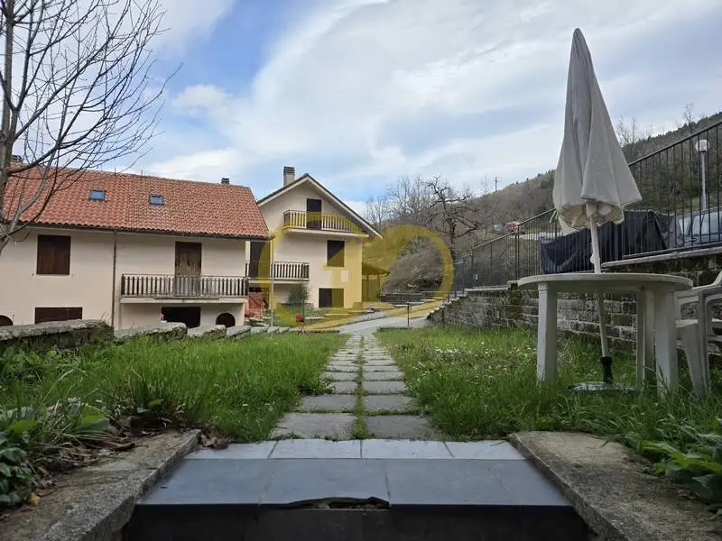 Villa a schiera via Madonna Sasso Bianco, San Lorenzo Al Lago, Fiastra - foto 3