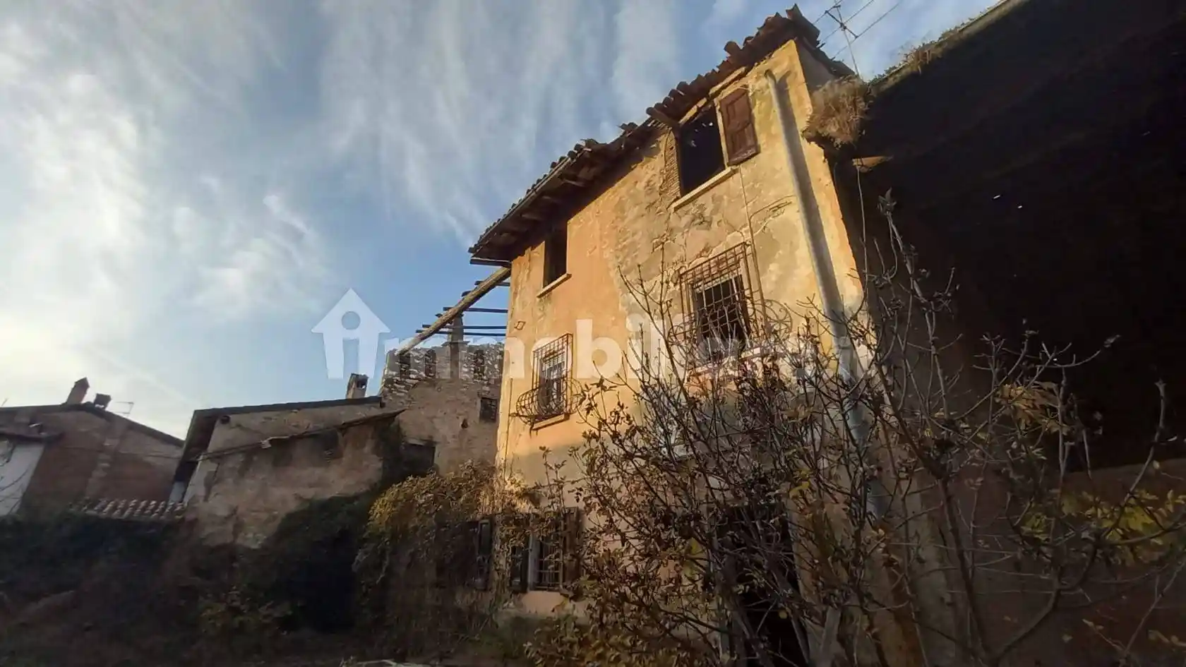 Palazzo - Edificio in vendita a Gussago