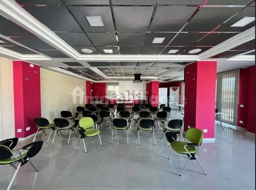 Palazzo - Edificio in affitto a Frosinone