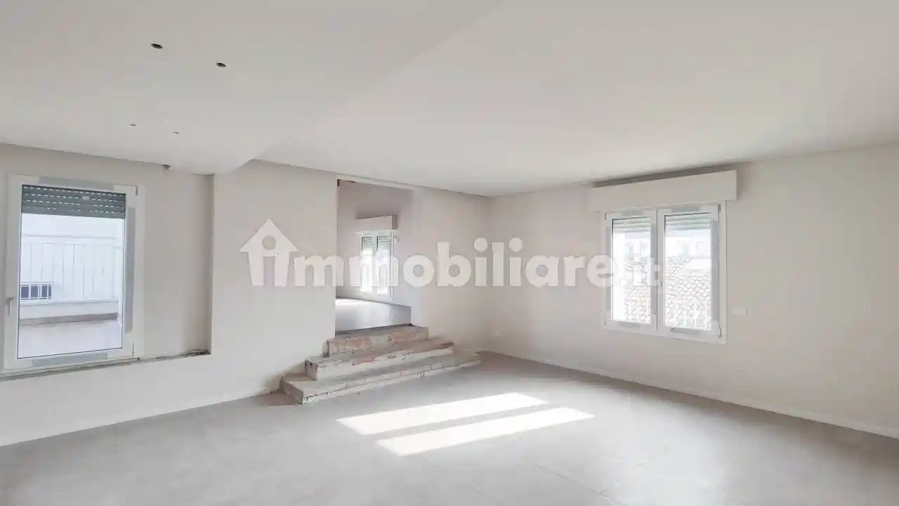 Palazzo - Edificio in Vendita - foto 2