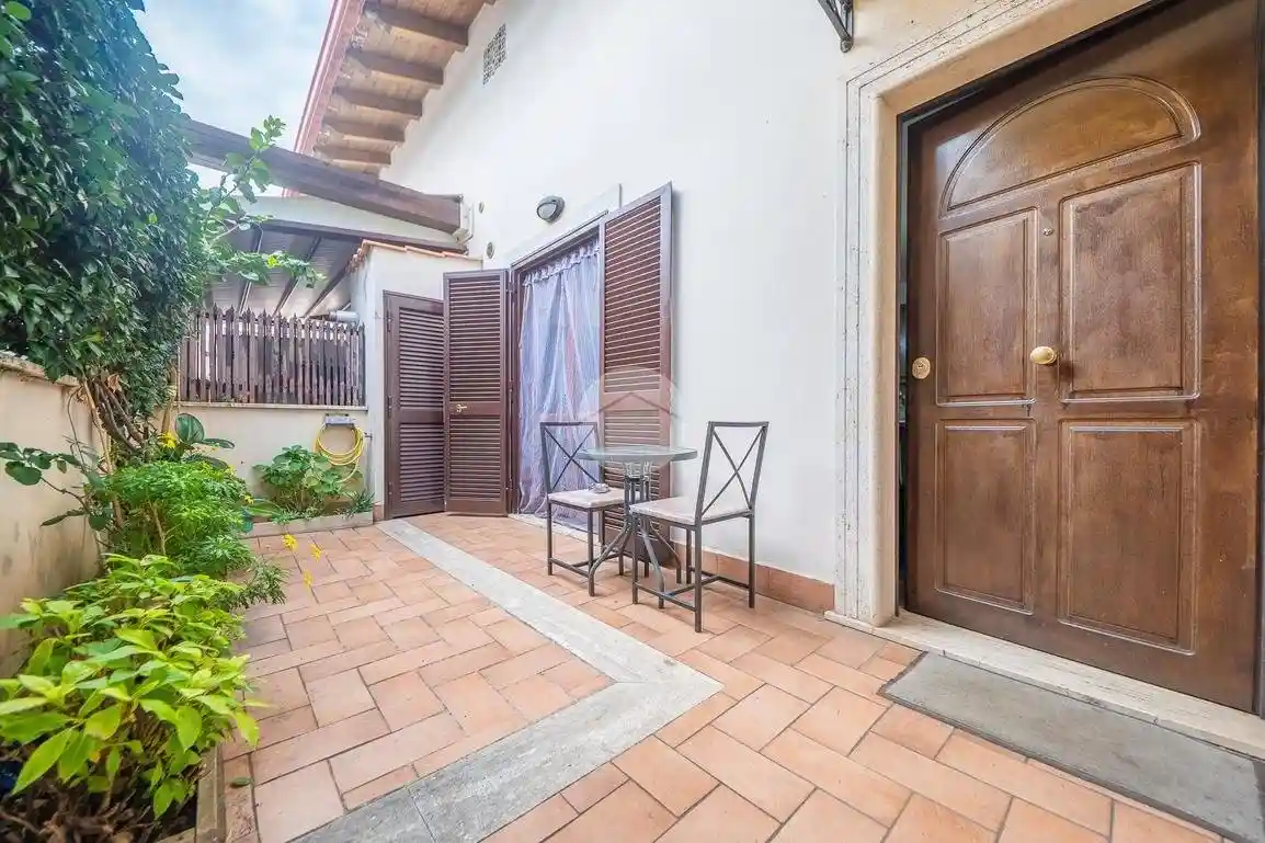 Villa a schiera via Appia Nuova 771, Arco di Travertino, Roma - foto 2