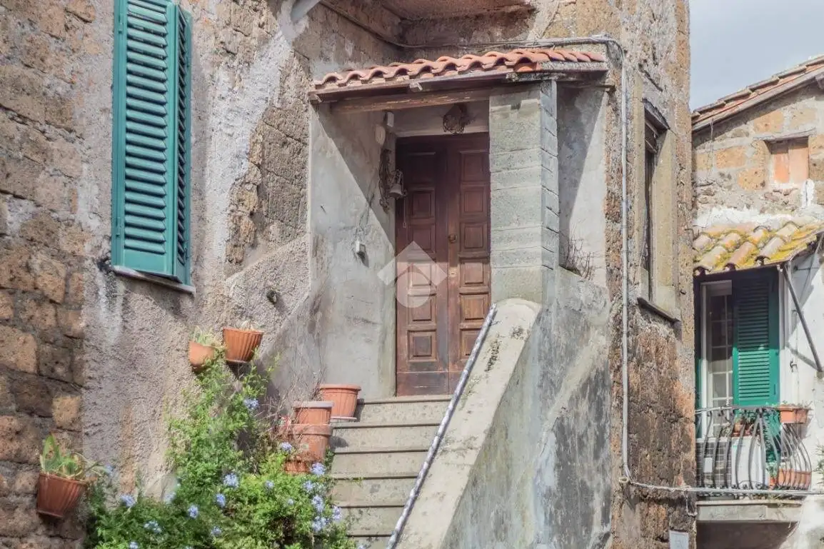 Appartamento in vendita a Capranica