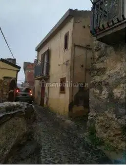 Appartamento in asta a Agira