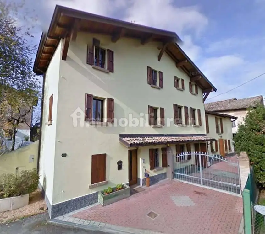 Casa indipendente in vendita a Quattro Castella