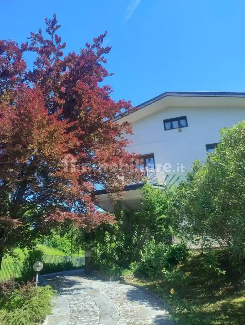Villa in affitto a Varese