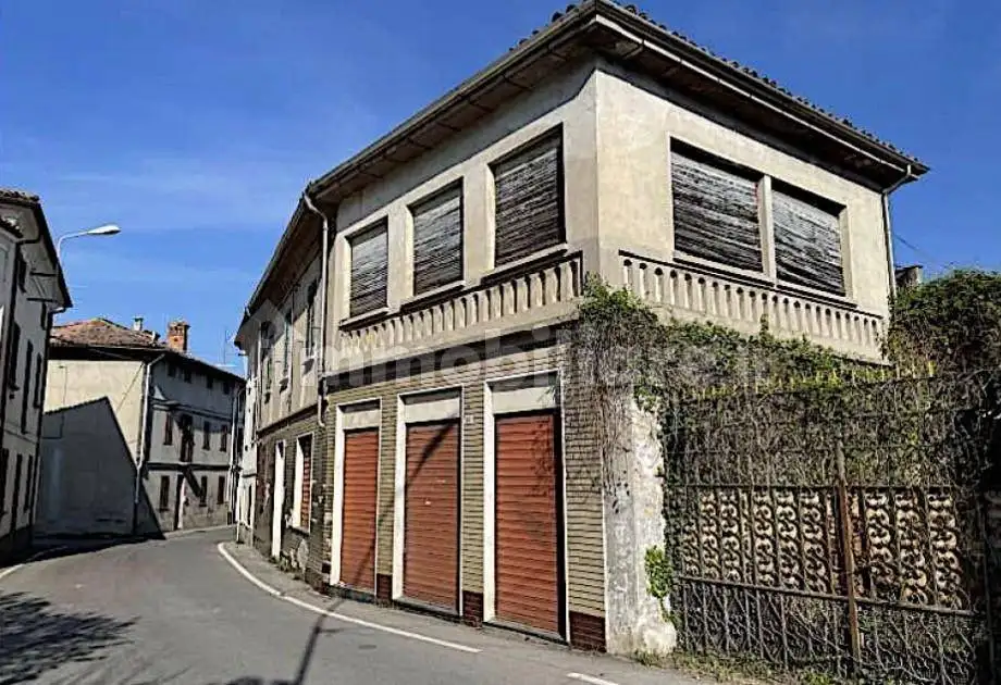 Casa indipendente in asta a Santa Giuletta