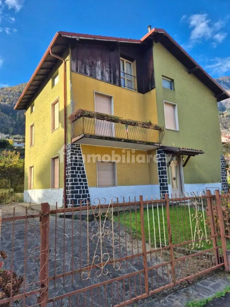 Villa in vendita a Angolo Terme