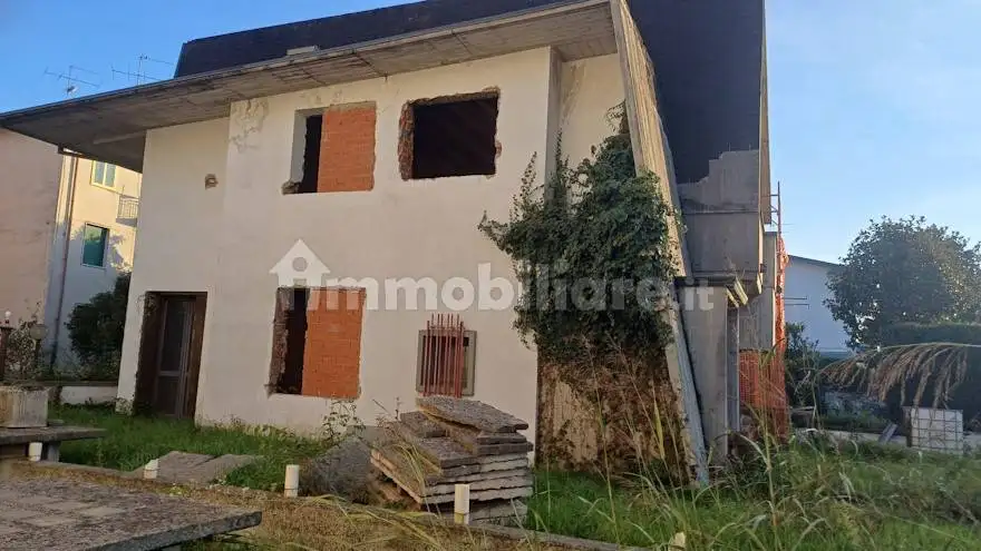 Villa in vendita a Brescia