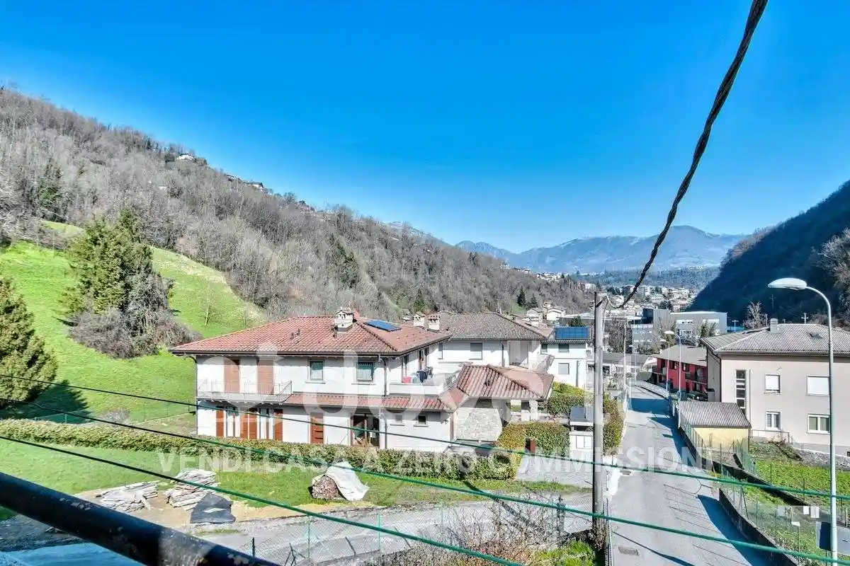 Appartamento in vendita a Vertova