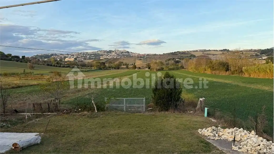 Villa in vendita a Camerano