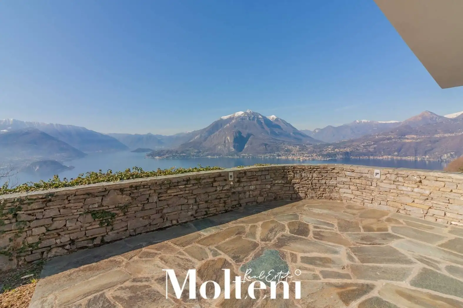 Villa in vendita a Perledo