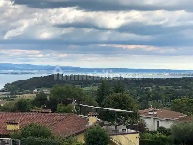 Villa in vendita a Lonato del Garda