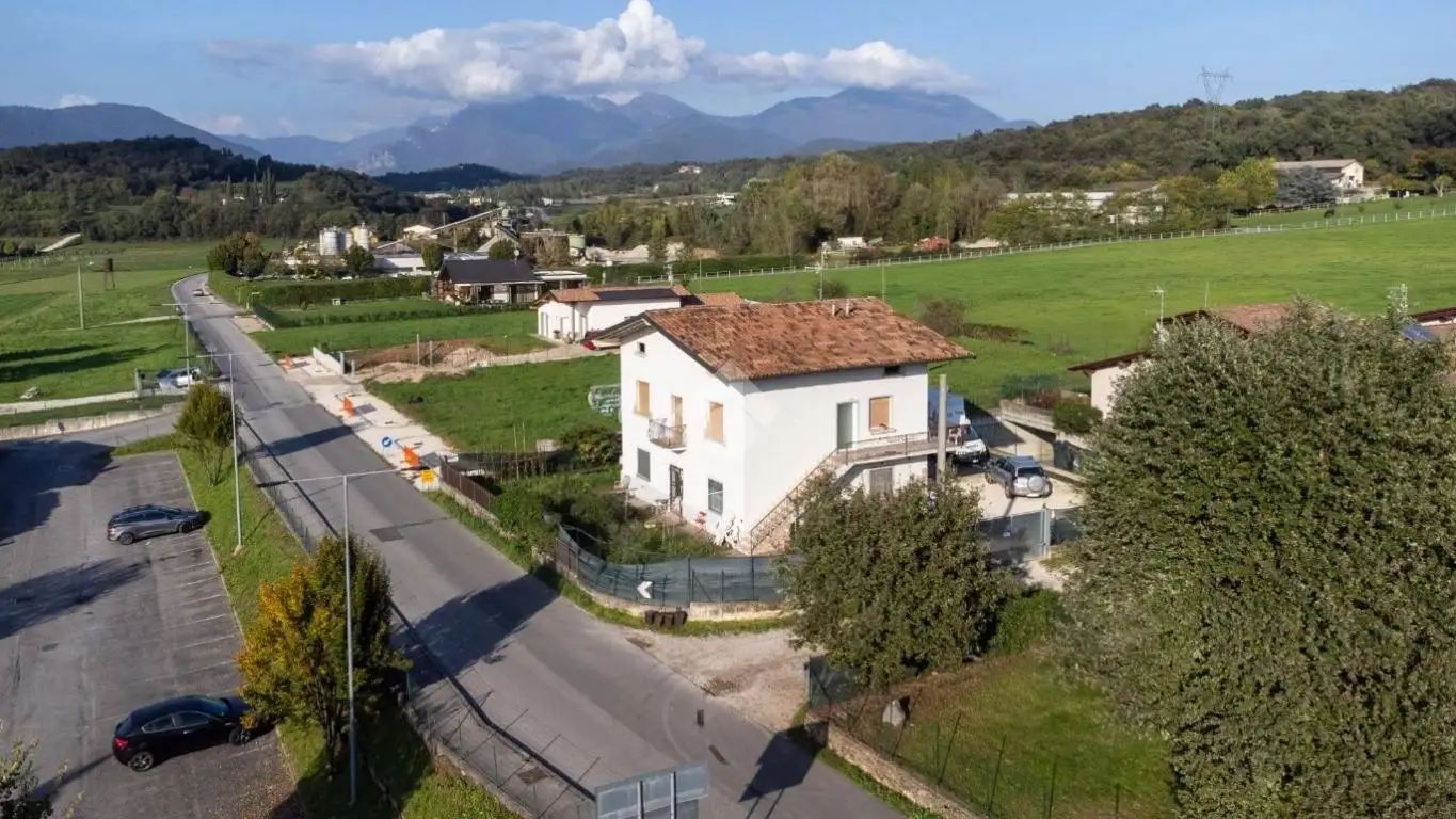 Villa in vendita a Puegnago sul Garda