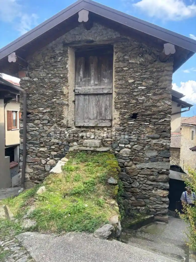 Rustico - Casale in vendita a Gravedona ed Uniti