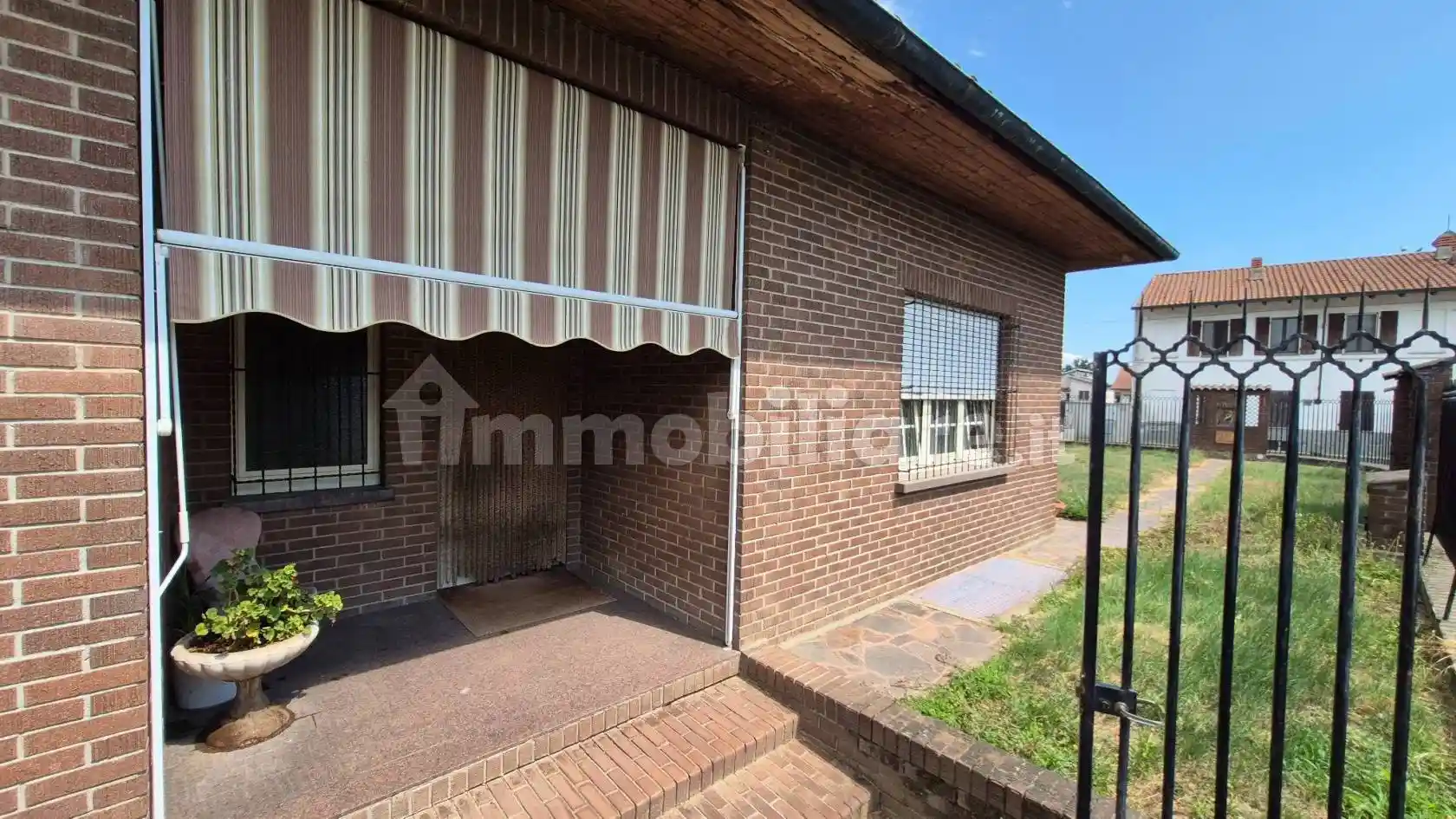 Villa in vendita a Galliate