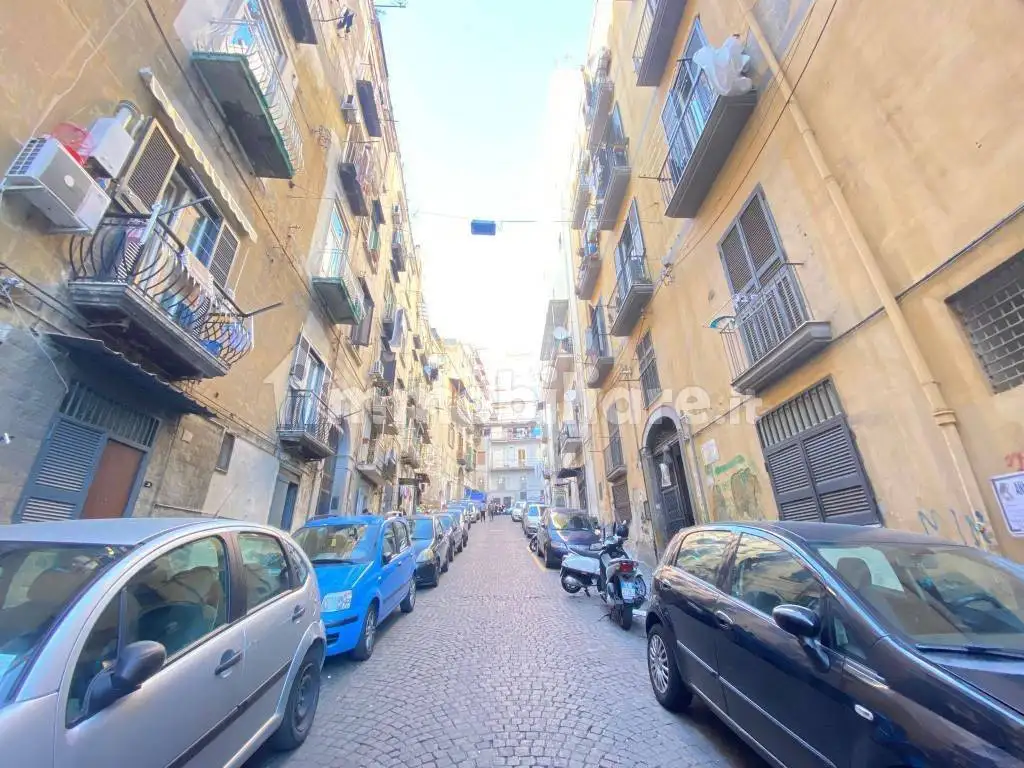 Appartamento in vendita a Napoli