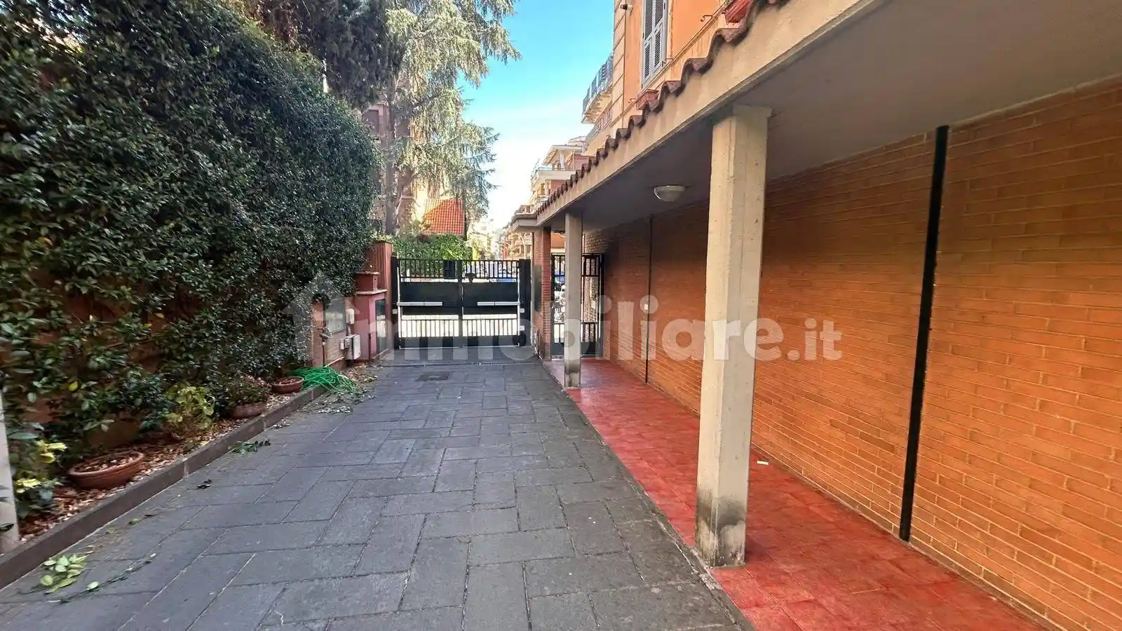 Trilocale buono stato, terzo piano, Appio Latino, Roma - foto 2