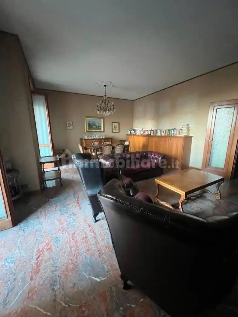 Appartamento in vendita a Piacenza