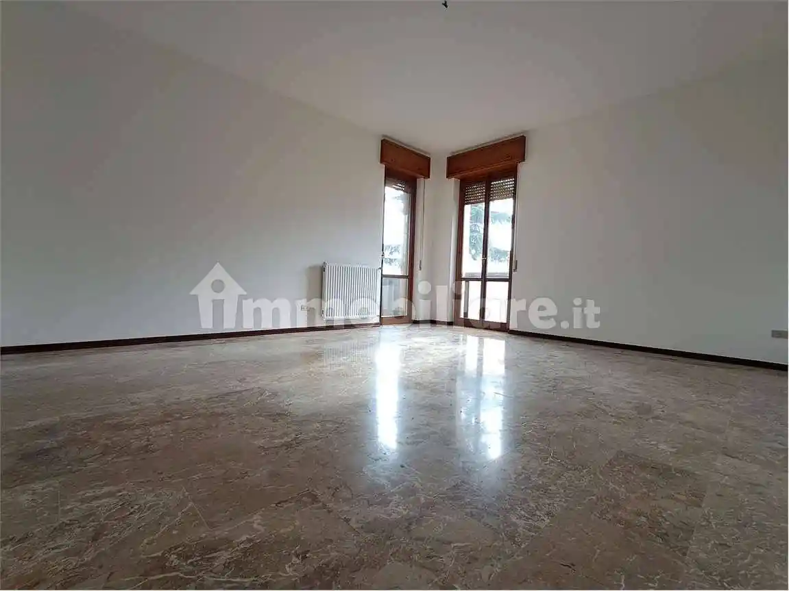 Appartamento buono stato, terzo piano, Infrangibile, Piacenza - foto 2