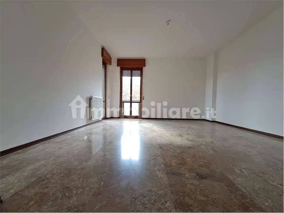 Appartamento buono stato, terzo piano, Infrangibile, Piacenza - foto 3