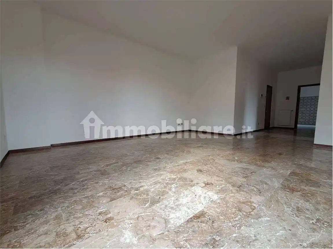 Appartamento buono stato, terzo piano, Infrangibile, Piacenza - foto 4