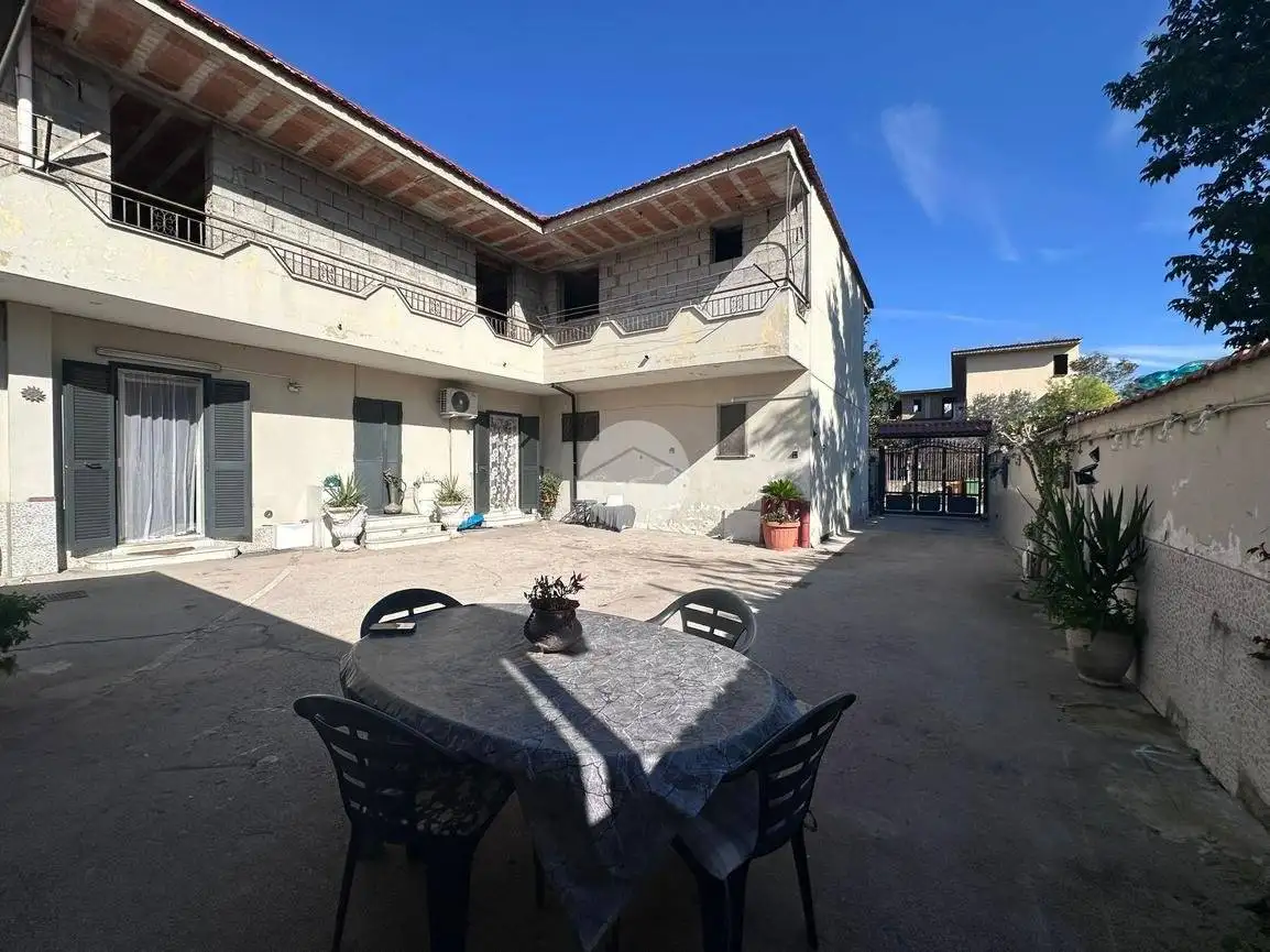 Villa bifamiliare via A.B. Sabin 2, Carditello, Cardito - foto 2