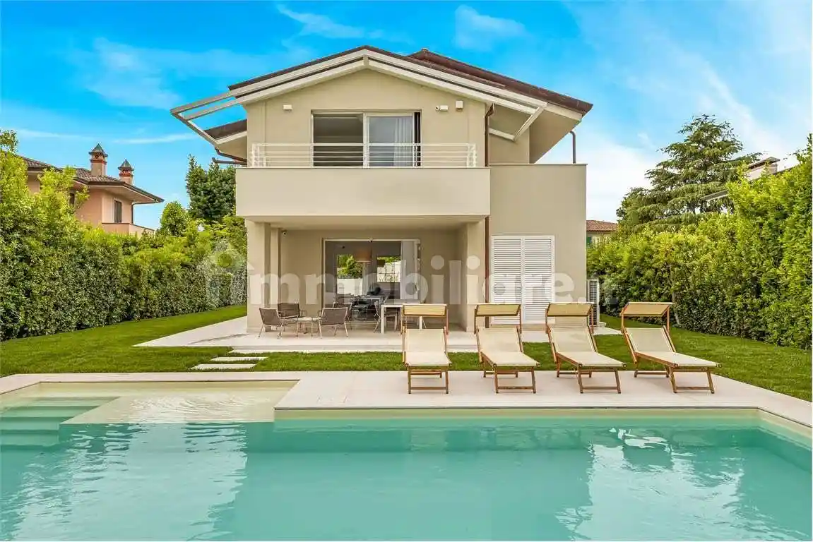 Villa in affitto a Forte dei Marmi