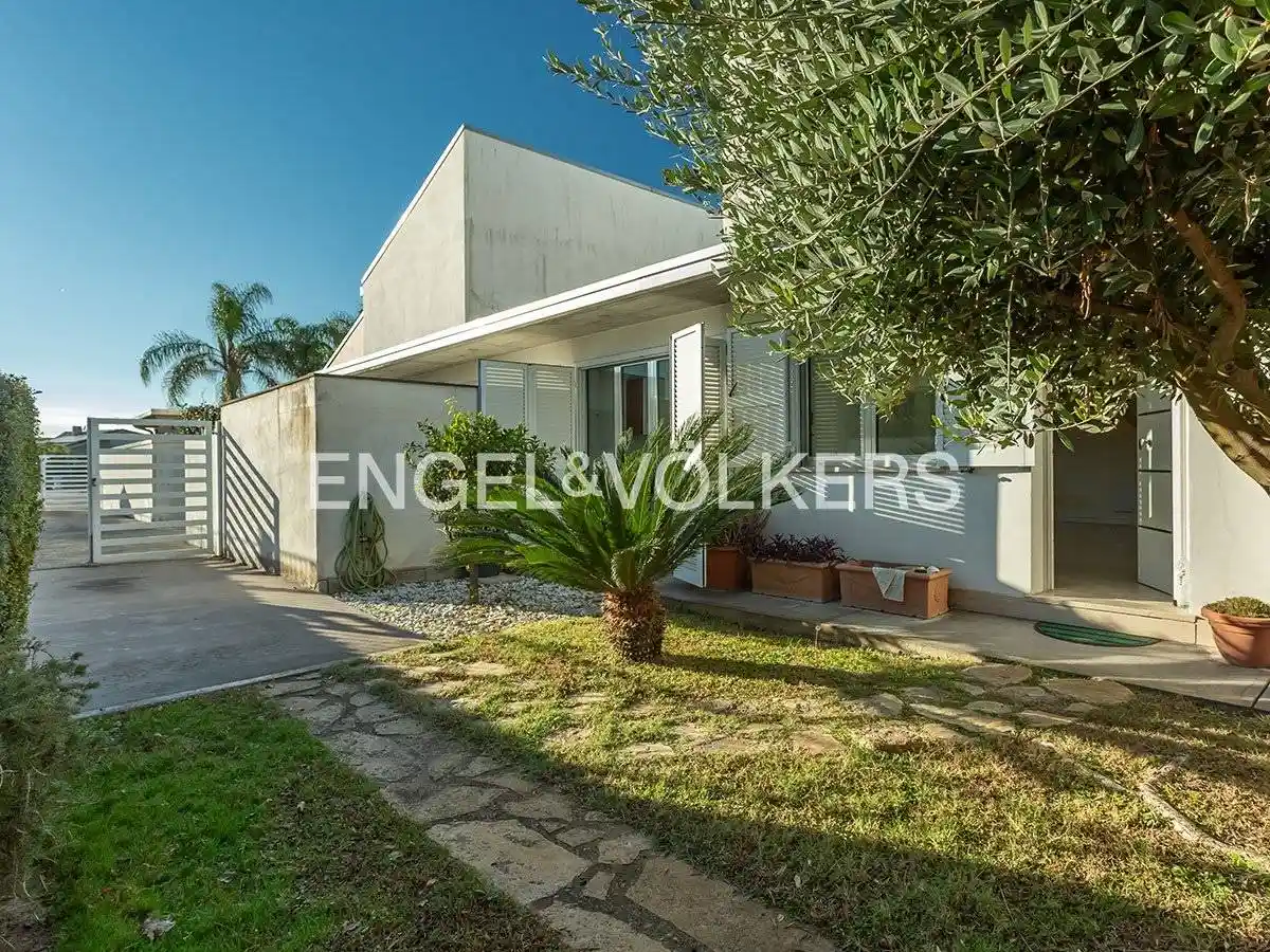 Villa a schiera via Giulio Bertoni, Infernetto, Roma - foto 2