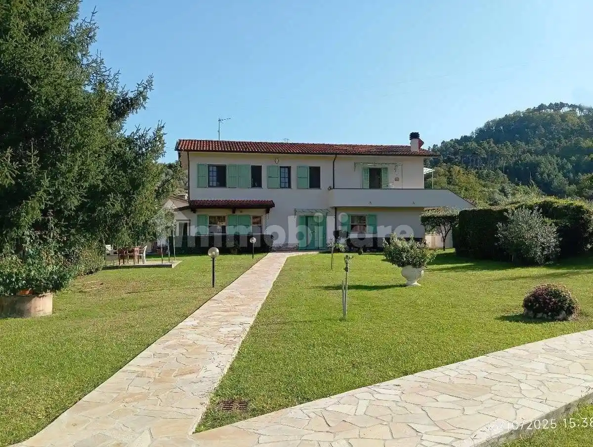 Villa in vendita a Camaiore