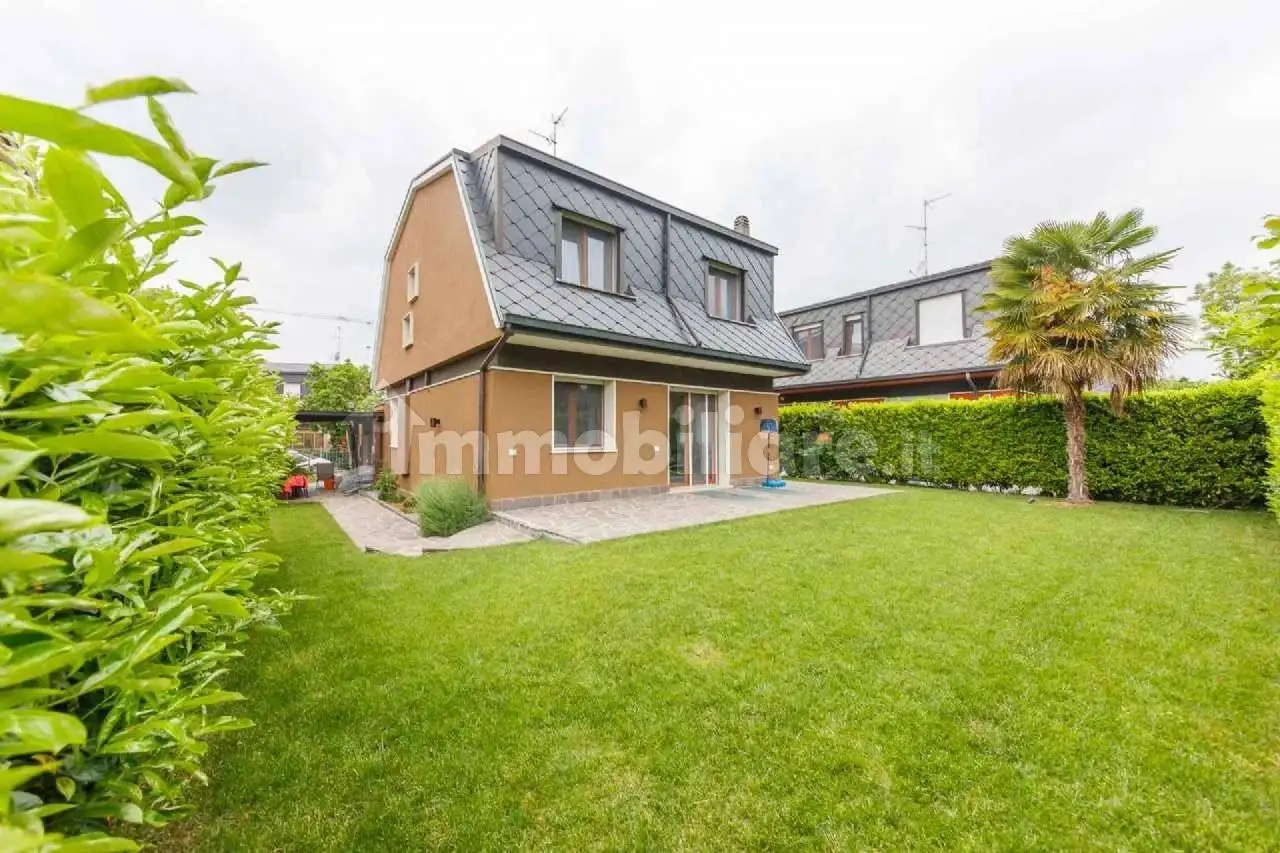 Villa in affitto a Arese
