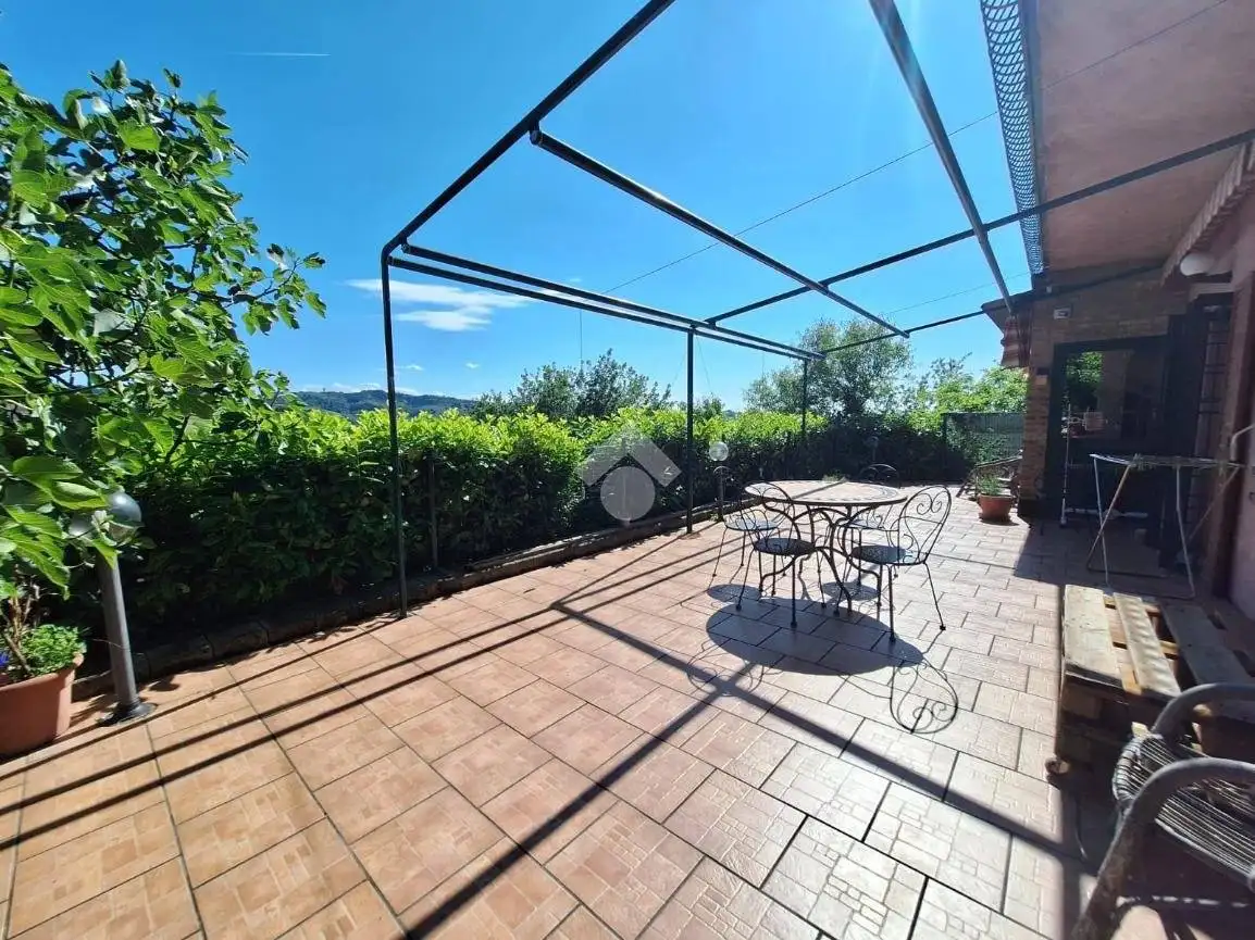 Villa in vendita a Avolasca