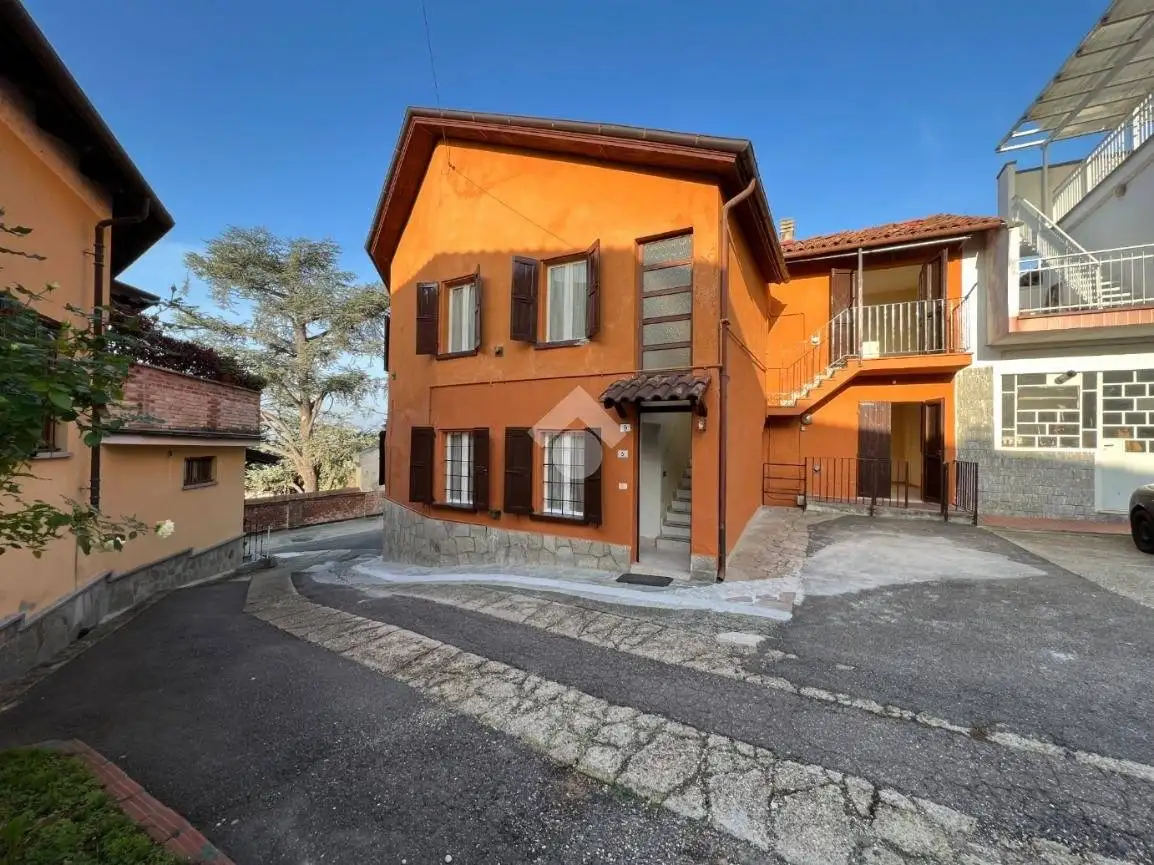 Casa indipendente in affitto a Cossombrato