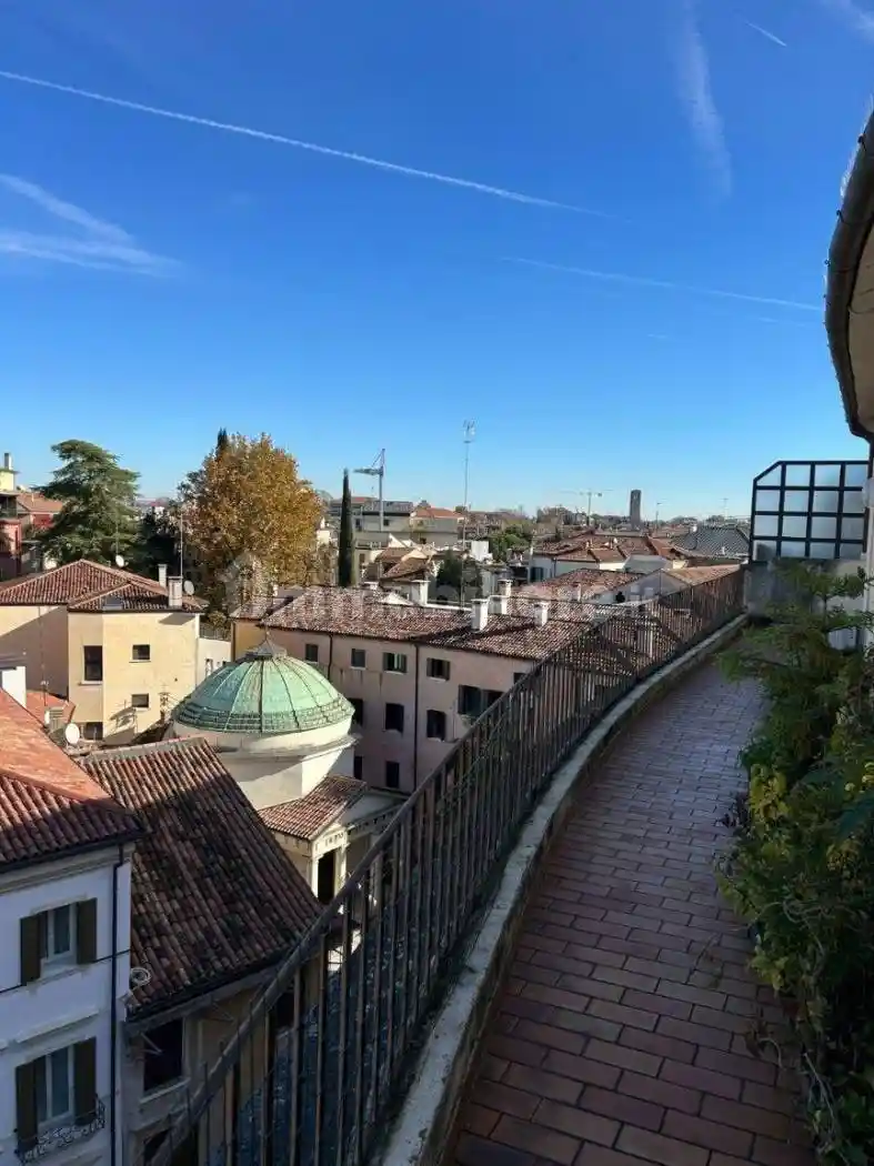 Attico via Antonio Canova 41, Duomo, Treviso - foto 4