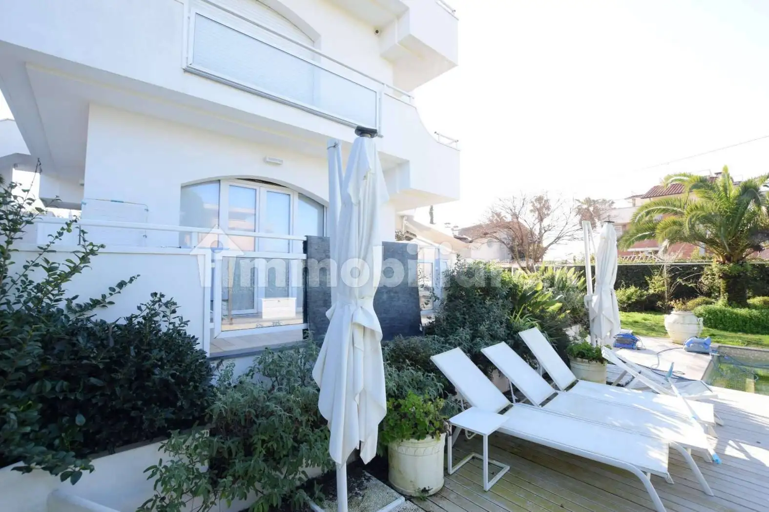 Appartamento in vendita a Montignoso